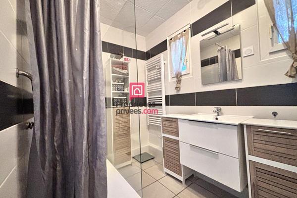 Villa de 200m² de 7  pièces avec piscine et T2 indépendant à vendre à Mauguio