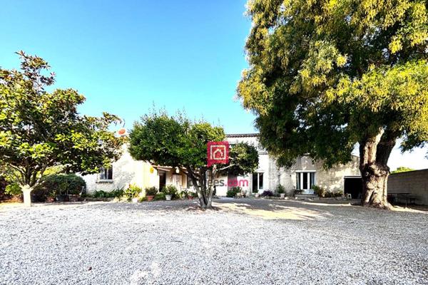 Villa de 200m² de 7  pièces avec piscine et T2 indépendant à vendre à Mauguio