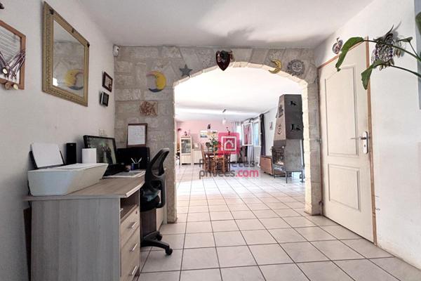 Villa de 200m² de 7  pièces avec piscine et T2 indépendant à vendre à Mauguio