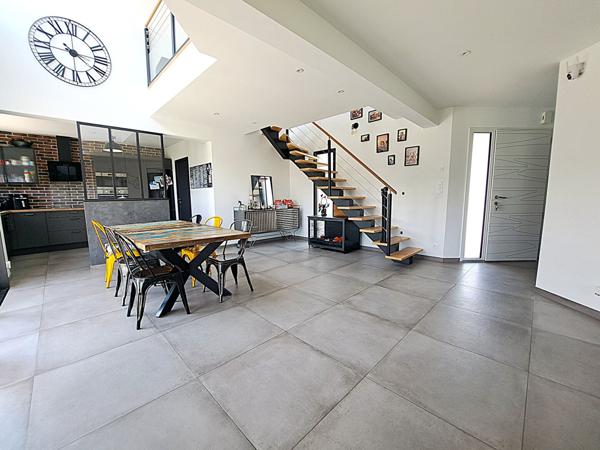 Maison de 124 m2 construite en 2022 à LA MEILLERAIE TILLAY .