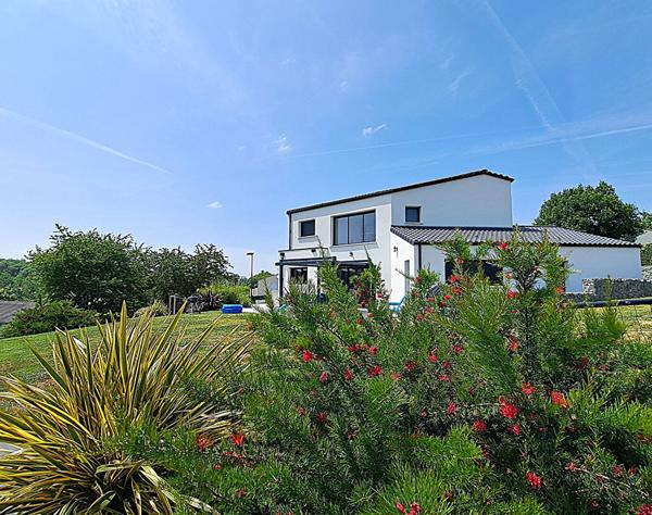 Maison de 124 m2 construite en 2022 à LA MEILLERAIE TILLAY .