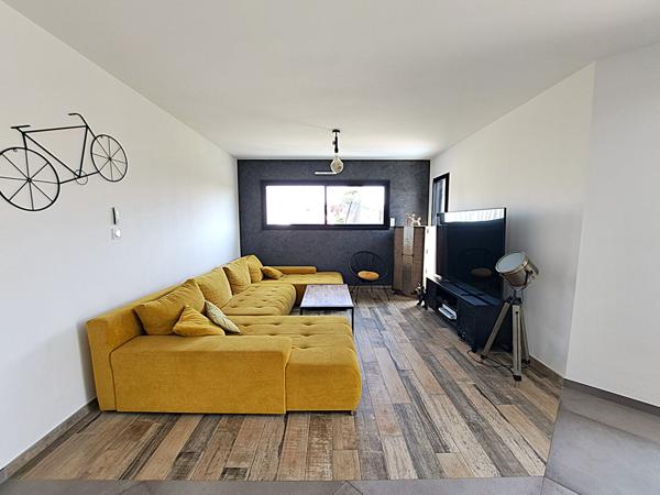 Maison de 124 m2 construite en 2022 à LA MEILLERAIE TILLAY .