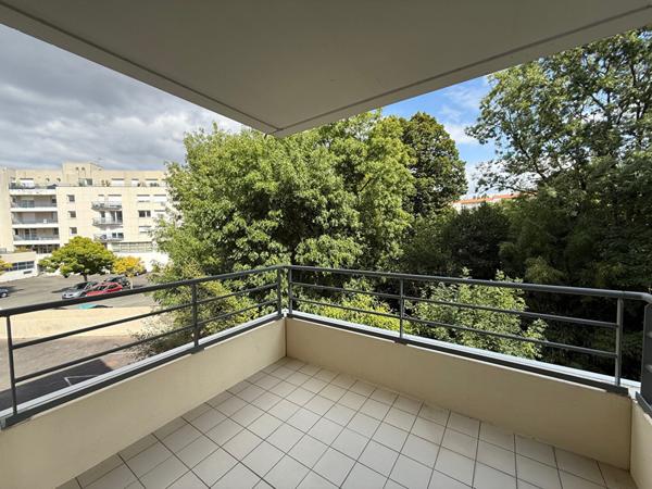 Appartement LA ROCHE SUR YON 3 pièce(s) 61.97 m2