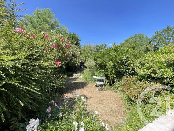 Maison à vendre  5 pièces - 117 m 2   LE MESNIL ST DENIS  - 78