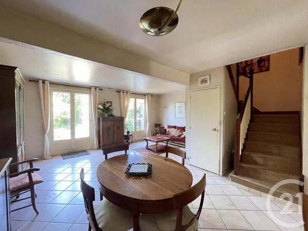 Maison à vendre  5 pièces - 117 m 2   LE MESNIL ST DENIS  - 78