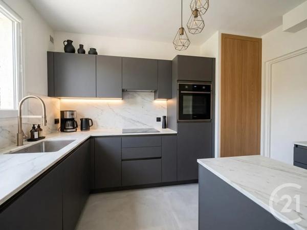 Maison à vendre  5 pièces - 117 m 2   LE MESNIL ST DENIS  - 78