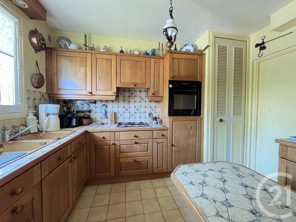 Maison à vendre  5 pièces - 117 m 2   LE MESNIL ST DENIS  - 78