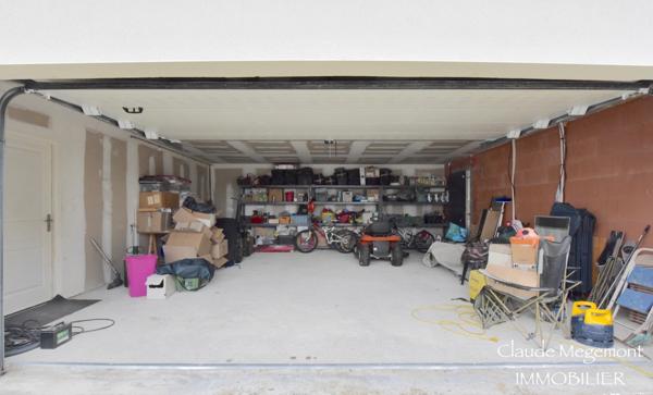 SUPERBE MAISON CONTEMPORAINE AVEC PISCINE SUR GRAND TERRAIN