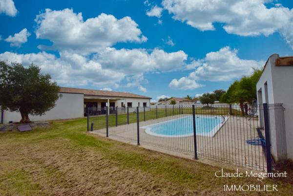 SUPERBE MAISON CONTEMPORAINE AVEC PISCINE SUR GRAND TERRAIN