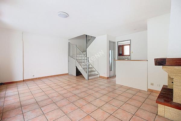 Maison T4 de 69 m² habitables , Jardin, loggia et grand garage