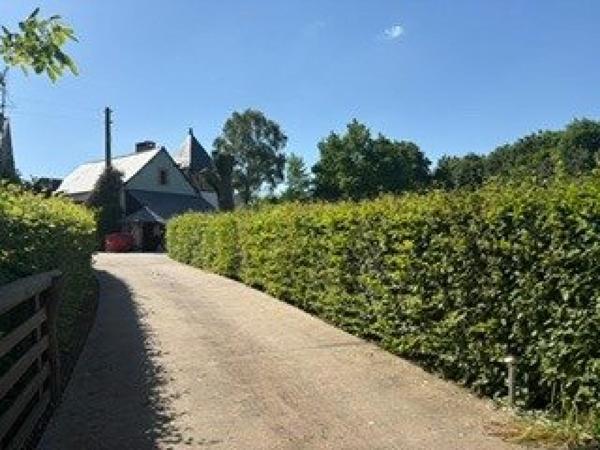 LA BACONNIÈRE Maison atypique en parfait état