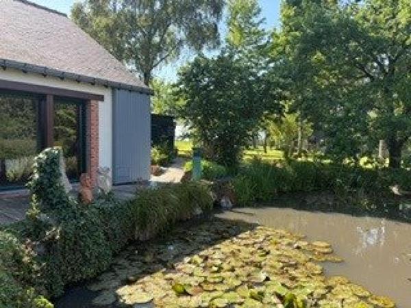 LA BACONNIÈRE Maison atypique en parfait état