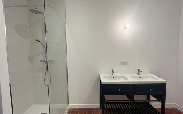 Appartement à louer    8 pièces • 188,15 m2 Toulon