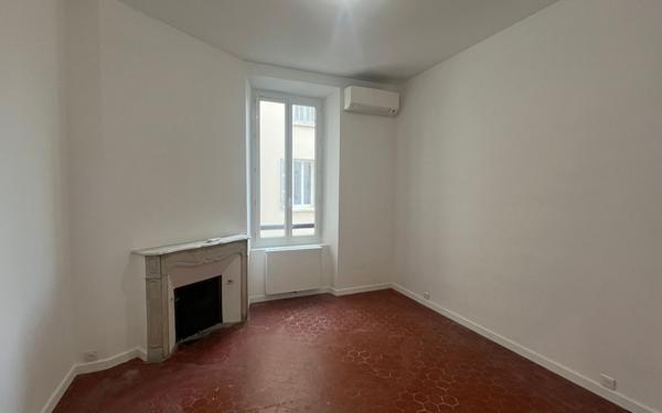 Appartement à louer    8 pièces • 188,15 m2 Toulon