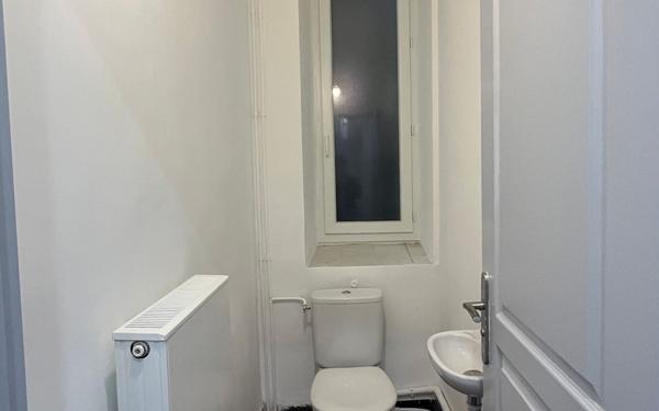 Appartement à louer    8 pièces • 188,15 m2 Toulon