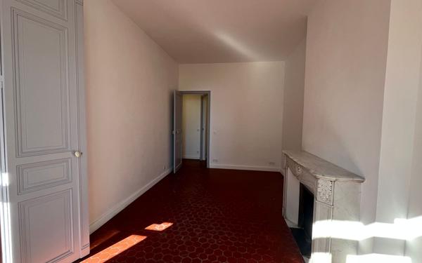 Appartement à louer    8 pièces • 188,15 m2 Toulon