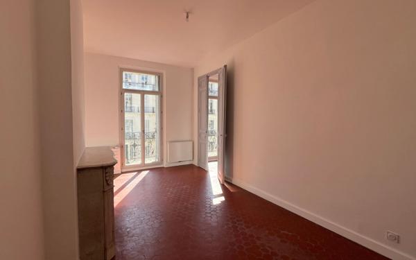 Appartement à louer    8 pièces • 188,15 m2 Toulon