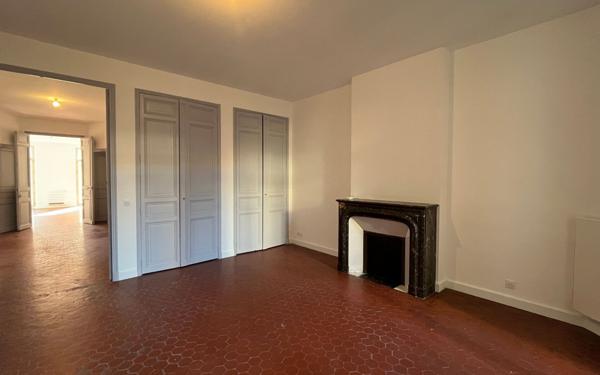 Appartement à louer    8 pièces • 188,15 m2 Toulon