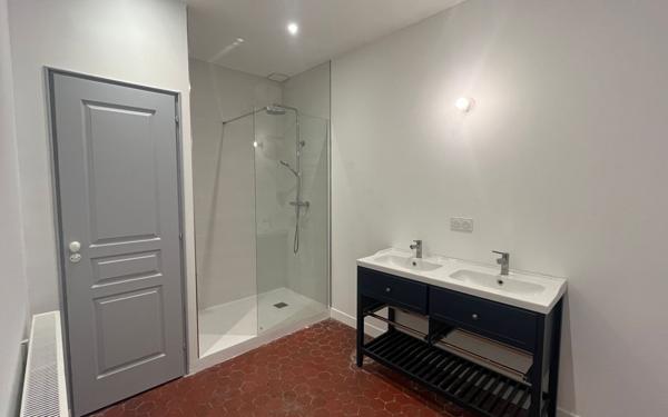 Appartement à louer    8 pièces • 188,15 m2 Toulon