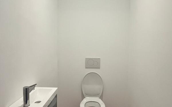 Appartement à louer    8 pièces • 188,15 m2 Toulon