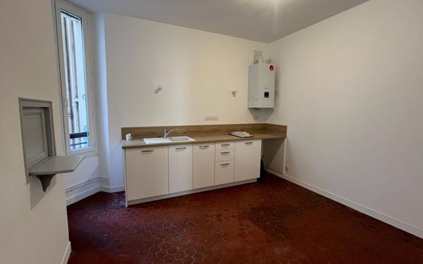 Appartement à louer    8 pièces • 188,15 m2 Toulon