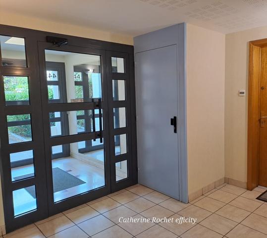 Appartement
         2 pièces
        - 47 m² Exclusivité 179 000 € *