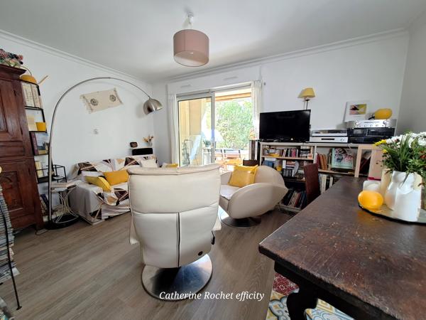 Appartement
         2 pièces
        - 47 m² Exclusivité 179 000 € *