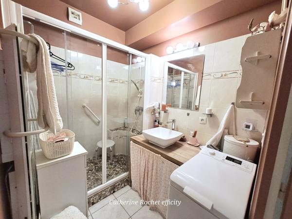 Appartement
         2 pièces
        - 47 m² Exclusivité 179 000 € *