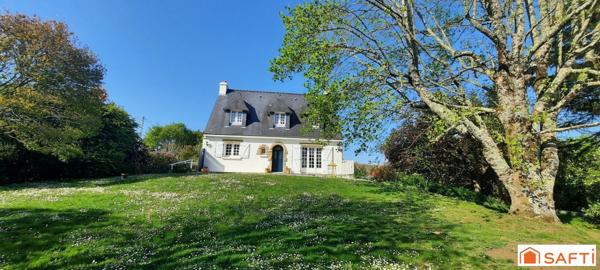 Cadre de vie idéal pour cette néo bretonne située entre mer et campagne.