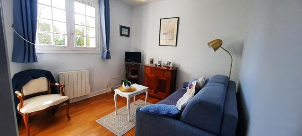 Cadre de vie idéal pour cette néo bretonne située entre mer et campagne.