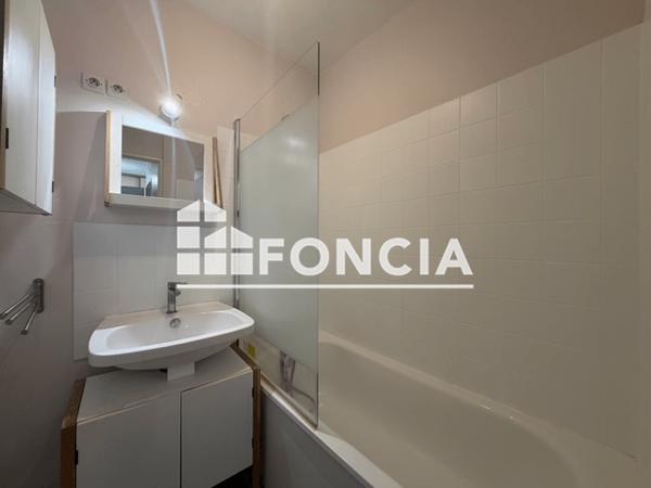 Location Appartement 3 pièces 60.7 m² - 2 & 4 RUE JEAN LAILLET Chartres 28000