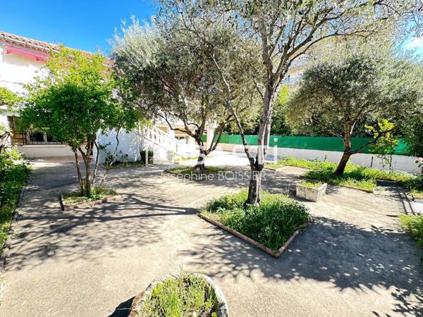 A SAISIR SUR CARPENTRAS MAISON  TRADITIONNELLE DE 162 M²  AVEC TERRAIN DE 453 M²