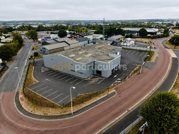 Vente
                Local d'activité1046 m² - SAINT LO (50000)