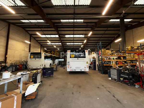 Vente
                Local d'activité1046 m² - SAINT LO (50000)