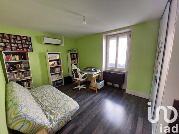 Appartement 5 pièces de 105 m² à Montceau-les-Mines (71300)