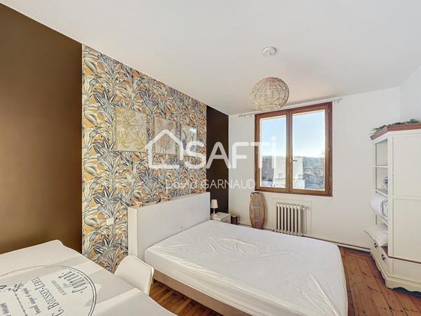 Ensemble immobilier composé de 2 maisons et nombreuses dépendances