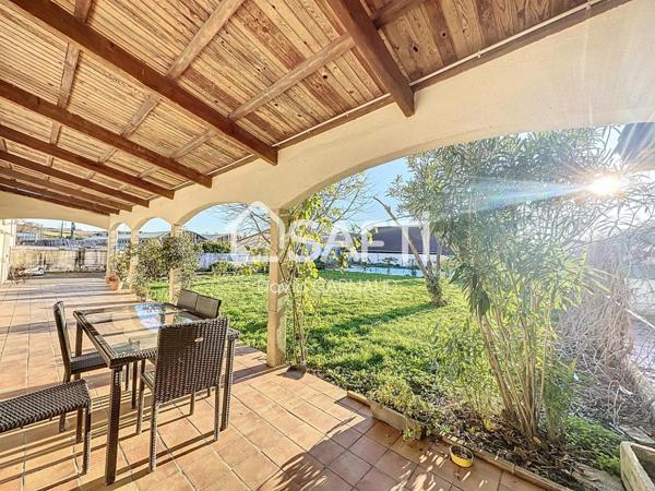 Ensemble immobilier composé de 2 maisons et nombreuses dépendances