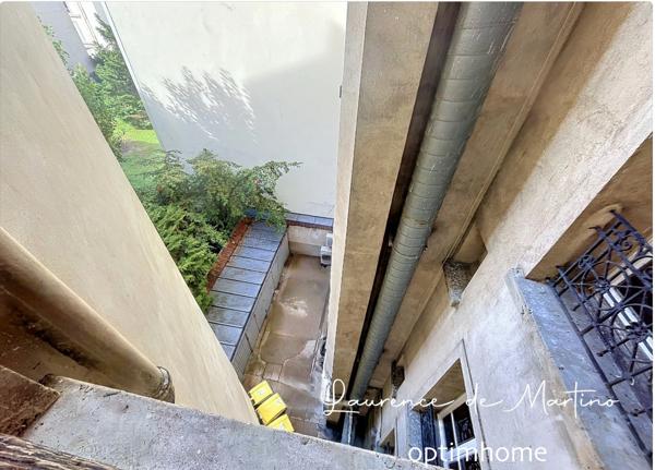 LEVALLOIS-PERRET – 56 M² -3 PIÈCES – 2 CHAMBRES OU BUREAU – CENTRE-VILLE – MÉTRO L3 À 7 MIN – GARDIEN
