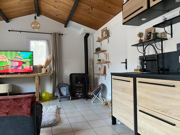 St Hilaire De Riez 3 logements (6 ch et 153 m2 au total) à 80 m de la forêt et 700 m du centre commercial