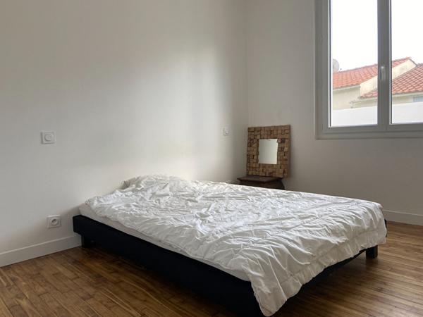 St Hilaire De Riez 3 logements (6 ch et 153 m2 au total) à 80 m de la forêt et 700 m du centre commercial