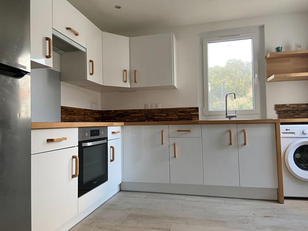 St Hilaire De Riez 3 logements (6 ch et 153 m2 au total) à 80 m de la forêt et 700 m du centre commercial