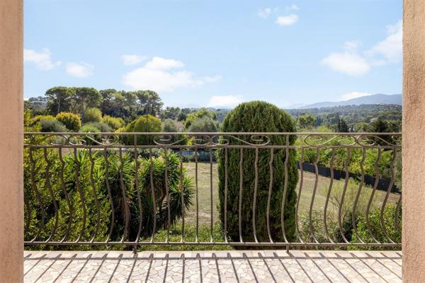 Vente Appartement de luxe Mougins 5 Pièces 100 m²