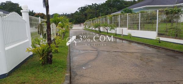 Villa individuelle de type F4 à Louer à Matoury  Matoury (97351)