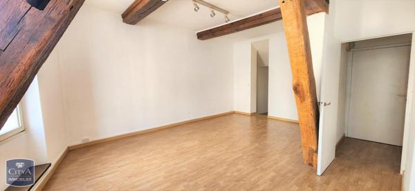 Appartement à louer 2 pièces 74.04m²