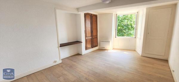Appartement à louer 2 pièces 74.04m²