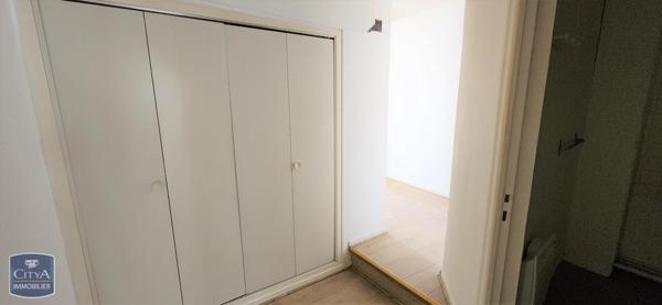 Appartement à louer 2 pièces 74.04m²