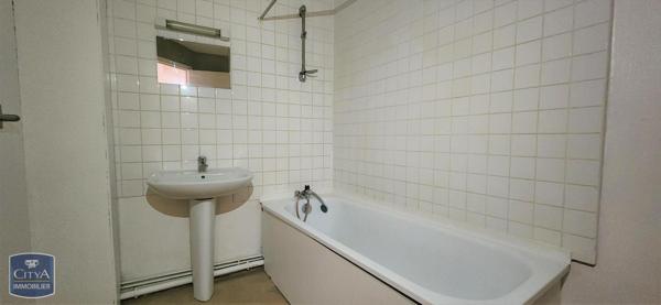 Appartement à louer 2 pièces 74.04m²