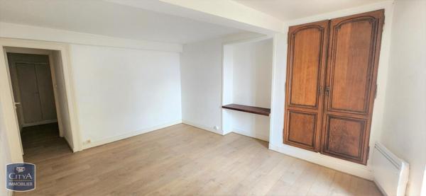 Appartement à louer 2 pièces 74.04m²