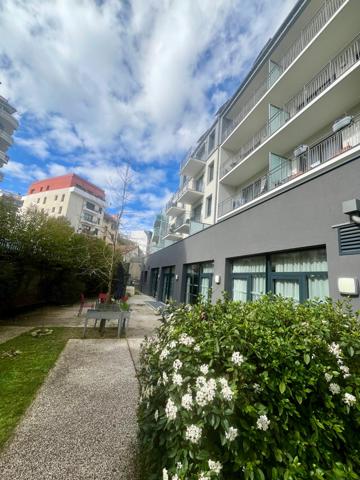 Chambéry centre ville- Appartement T1 de 31 m2 avec terrasse entièrement meublé