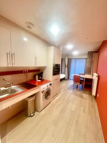 Chambéry centre ville- Appartement T1 de 31 m2 avec terrasse entièrement meublé